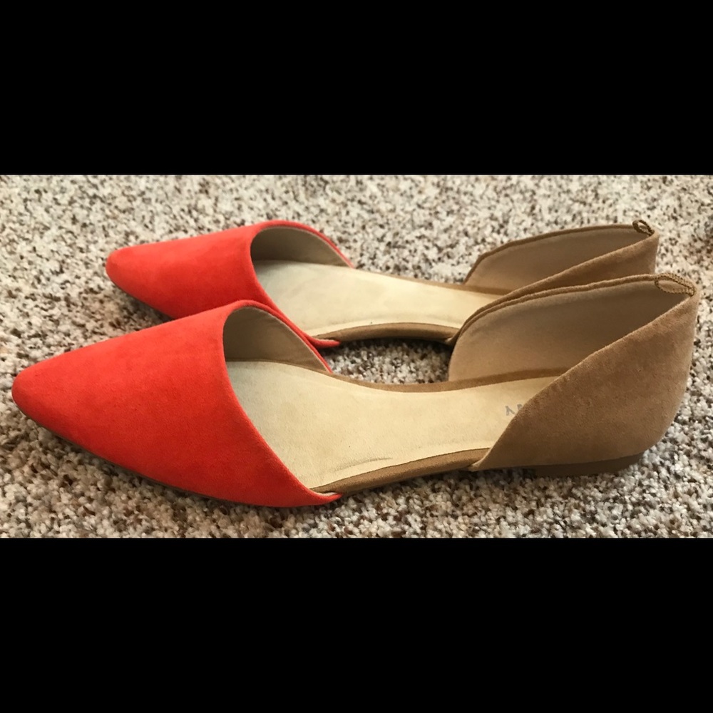 Old Navy flats! NWOT Sz 7